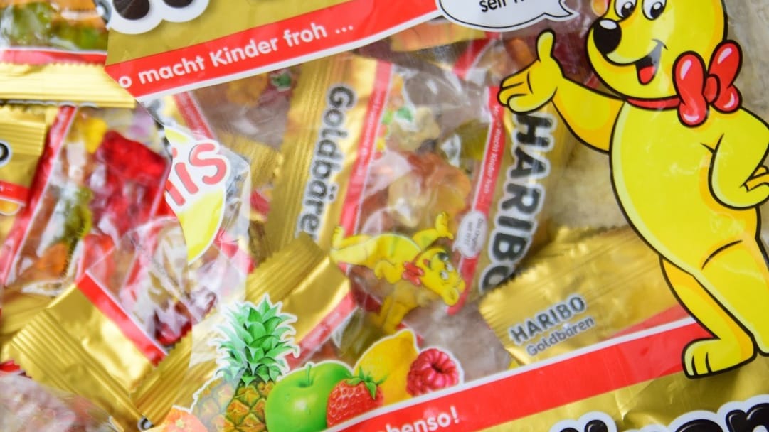 Gummibärenpackungen: Die kleineren Verpackungen verbrauchen laut DUH mehr Ressourcen.