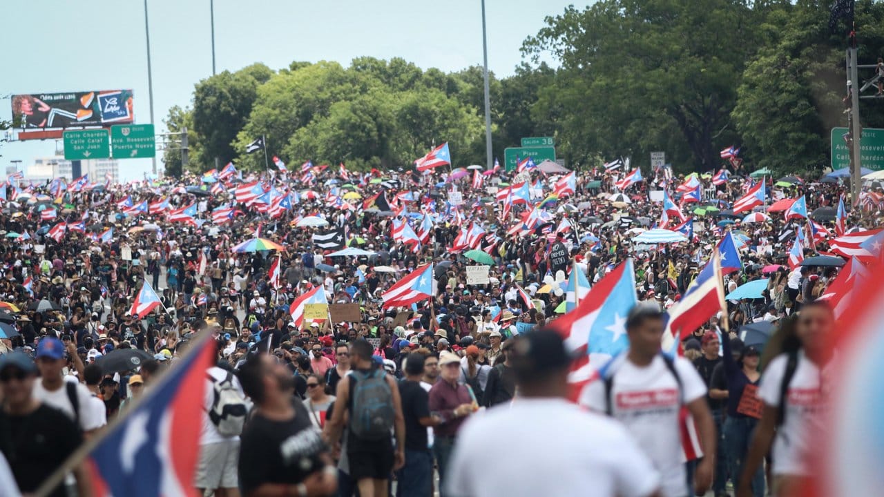 Beobachter sprechen von der wohl größten Demonstration in der Geschichte Puerto Ricos.