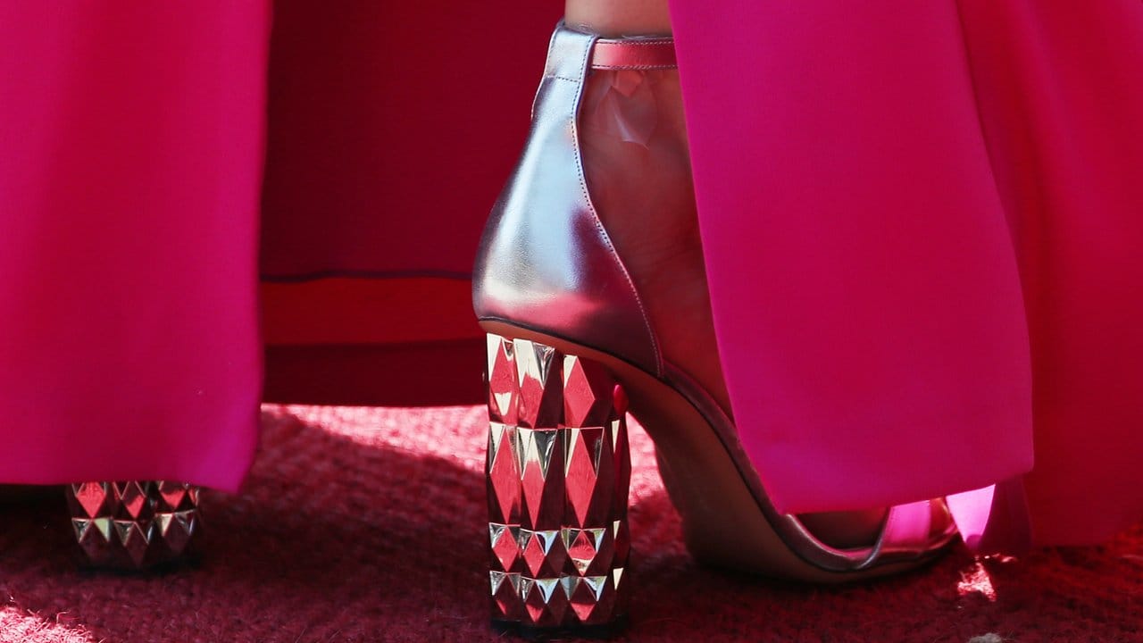 Extravagante und glitzernd: die Pumps von Dorothee Bär. Extravagante und glitzernd: die Pumps von Dorothee Bär.