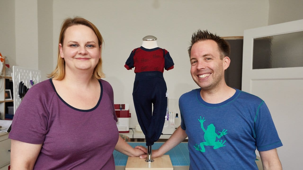 Sandra und Christian Brunner, Gründer des Start-ups "Einzignaht", in ihrem Atelier.