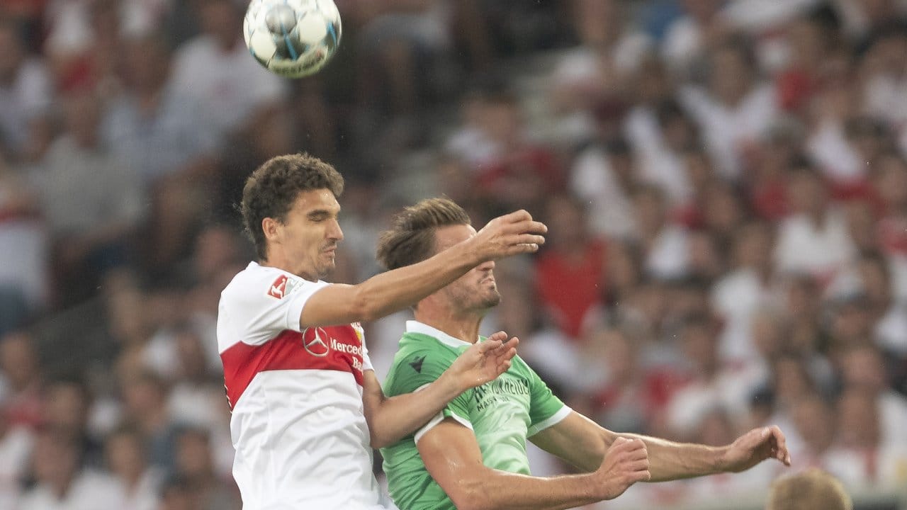 Marcin Kaminski (l) wird dem VfB Stuttgart lange fehlen. Marcin Kaminski (l) wird dem VfB Stuttgart lange fehlen.