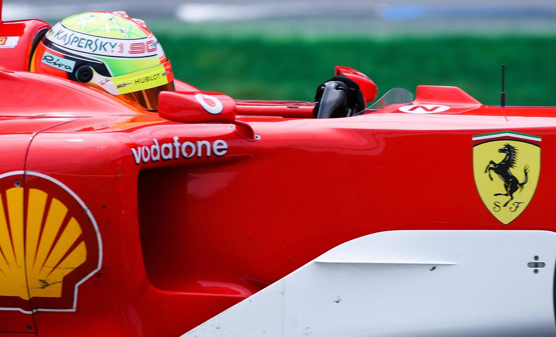 Motorsport-Weltverbandspräsident Jean Todt, der bei Ferrari Teamchef von Michael Schumacher war, äußerte sich lobend über den Sohn des Formel-1-Idols. «Ich wünsche ihm die beste Zukunft, er ist ein toller Junge mit einer sehr netten Persönlichkeit und er liebt Rennfahren», sagte Todt.