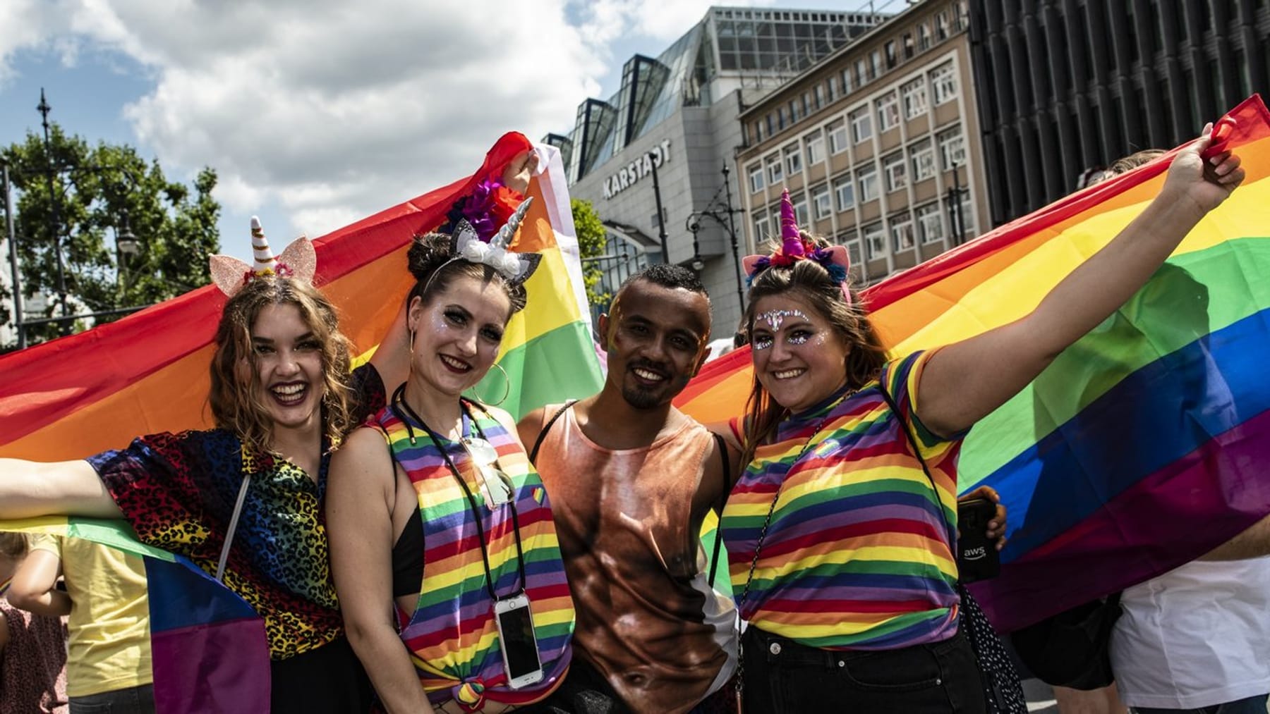 Rund Eine Million Beim CSD In Berlin