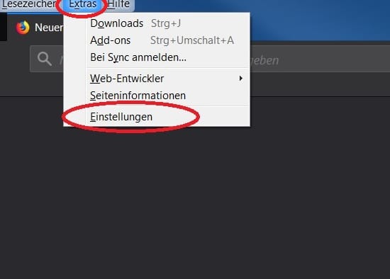 Wenn Sie Passwörter im Browser speichern, können Sie sich die Passwörter und die dazugehörigen Konten anzeigen lassen. In Firefox klicken Sie dafür oben in der Menüleiste auf "Extras", dann auf "Einstellungen". Falls Sie keine Menüleiste sehen, klicken Sie im oberen Bereich mit rechter Maustaste und wählen Sie "Menüleiste".