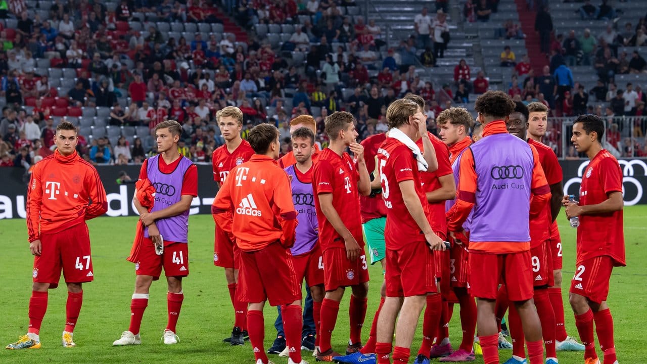 Die Spieler des FC Bayern konnten das Elfmeterschießen gegen Tottenham nicht gewinnen.