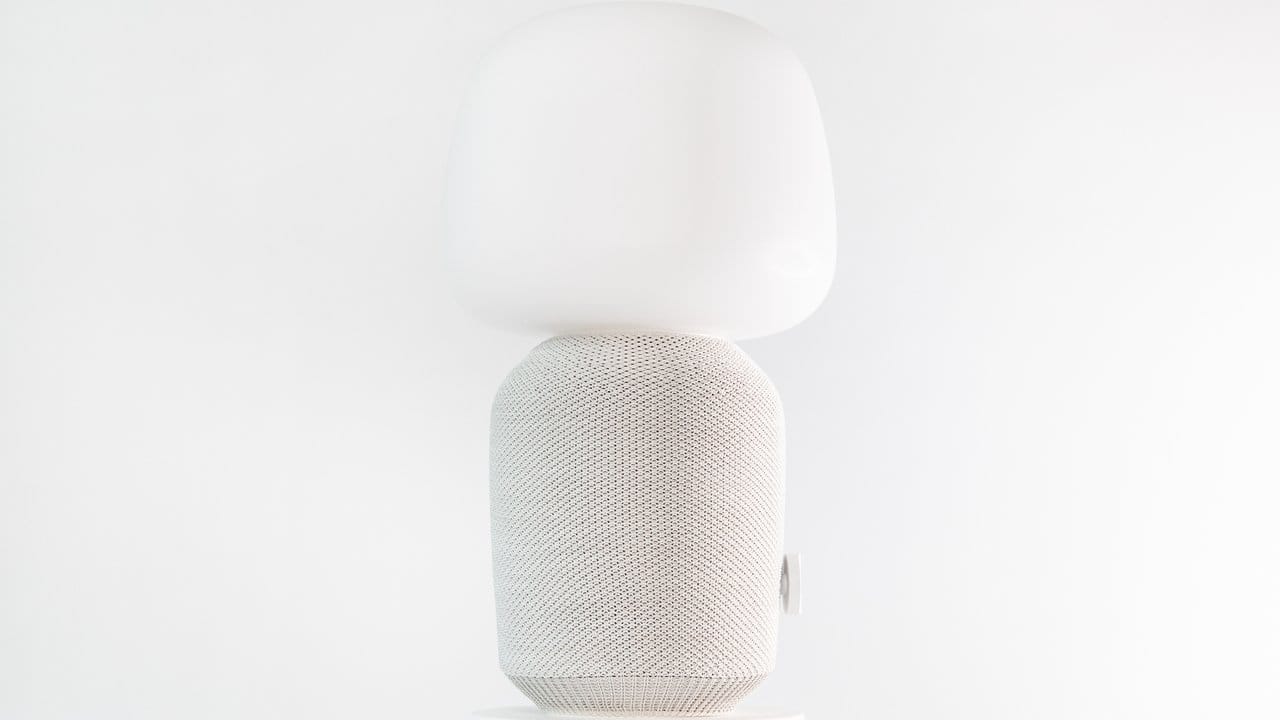 Praktische Kombi: Die Symfonisk-Lampe ist Lautsprecher und Lichtspender in einem.