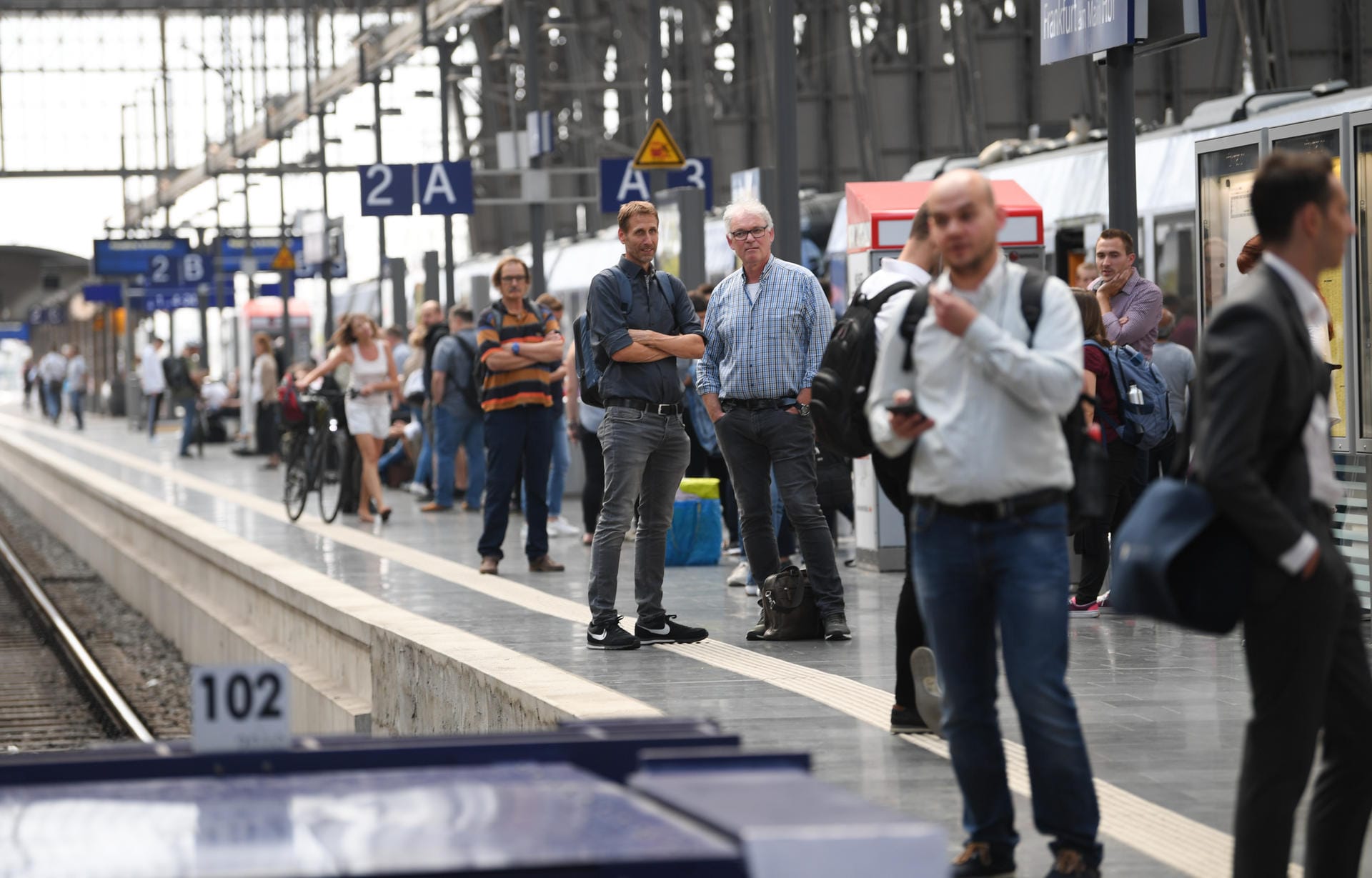 Knotenpunkt Frankfurt: Auf dem Hauptbahnhof kam es deswegen zu Zugausfällen, Verschiebungen und Verspätungen.