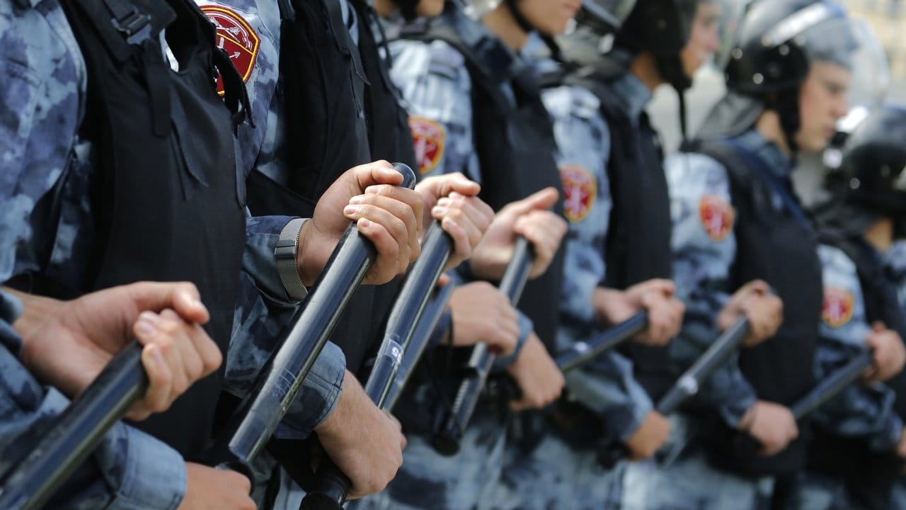 Die russische Polizei ging mit rigoroser Härte gegen die Demonstranten vor.
