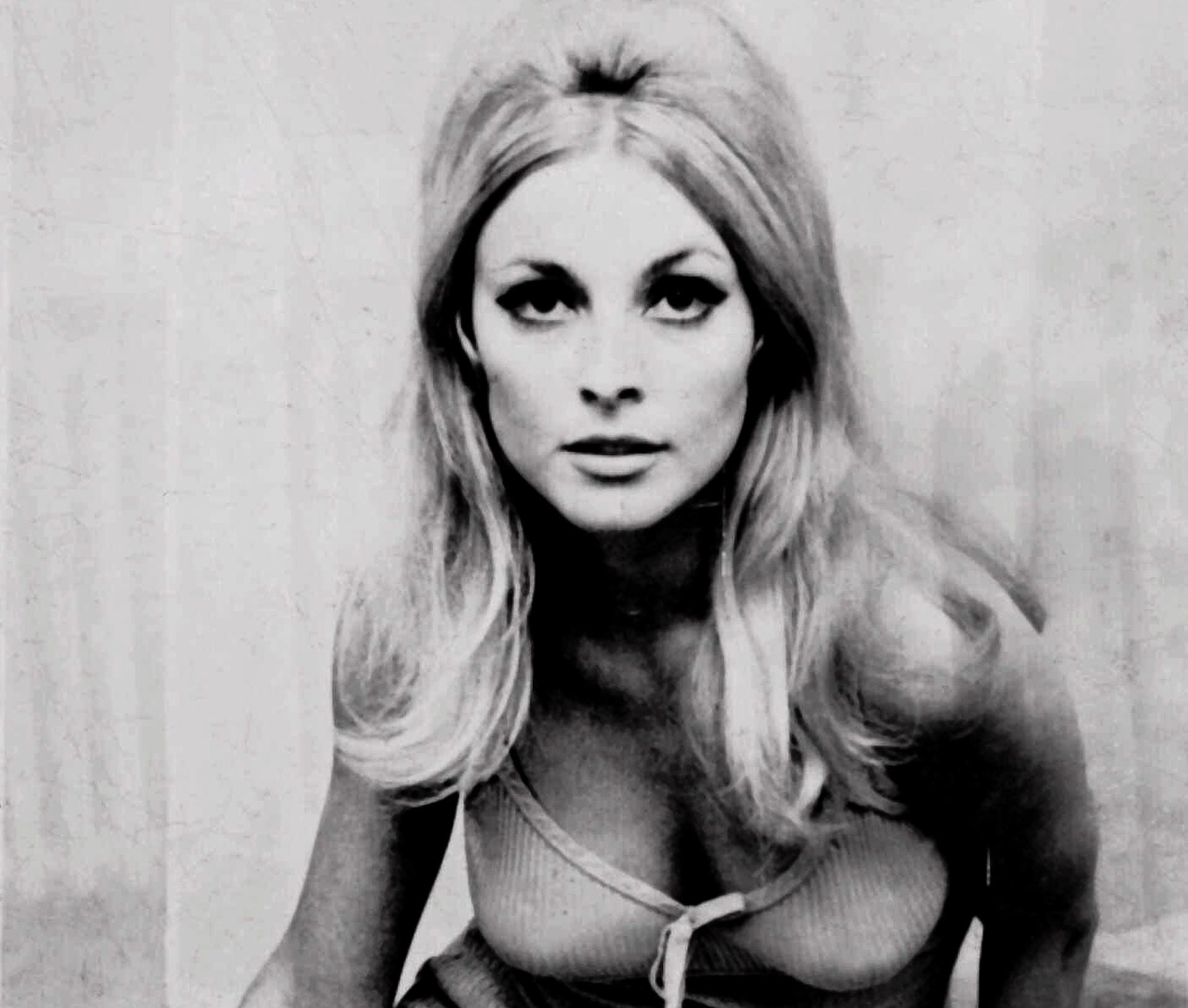 Sharon Tate war im achten Monat schwanger, als Mansons Anhänger sie erstachen: In der Nacht zum 9. August 1969 drangen die Mörder in ihr Haus ein und töteten Tate, ihren Ex-Freund, zwei weitere Freunde der Schauspielerin und einen Studenten. (Archivbild)