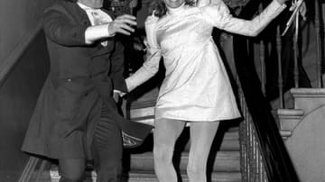 Roman Polanski und Sharon Tate am Tag ihrer Hochzeit im Januar 1968: Die junge Schauspielerin spielte in Polanskis "Tanz der Vampire" die weibliche Hauptrolle – das war ihr Durchbruch. (Archivbild)