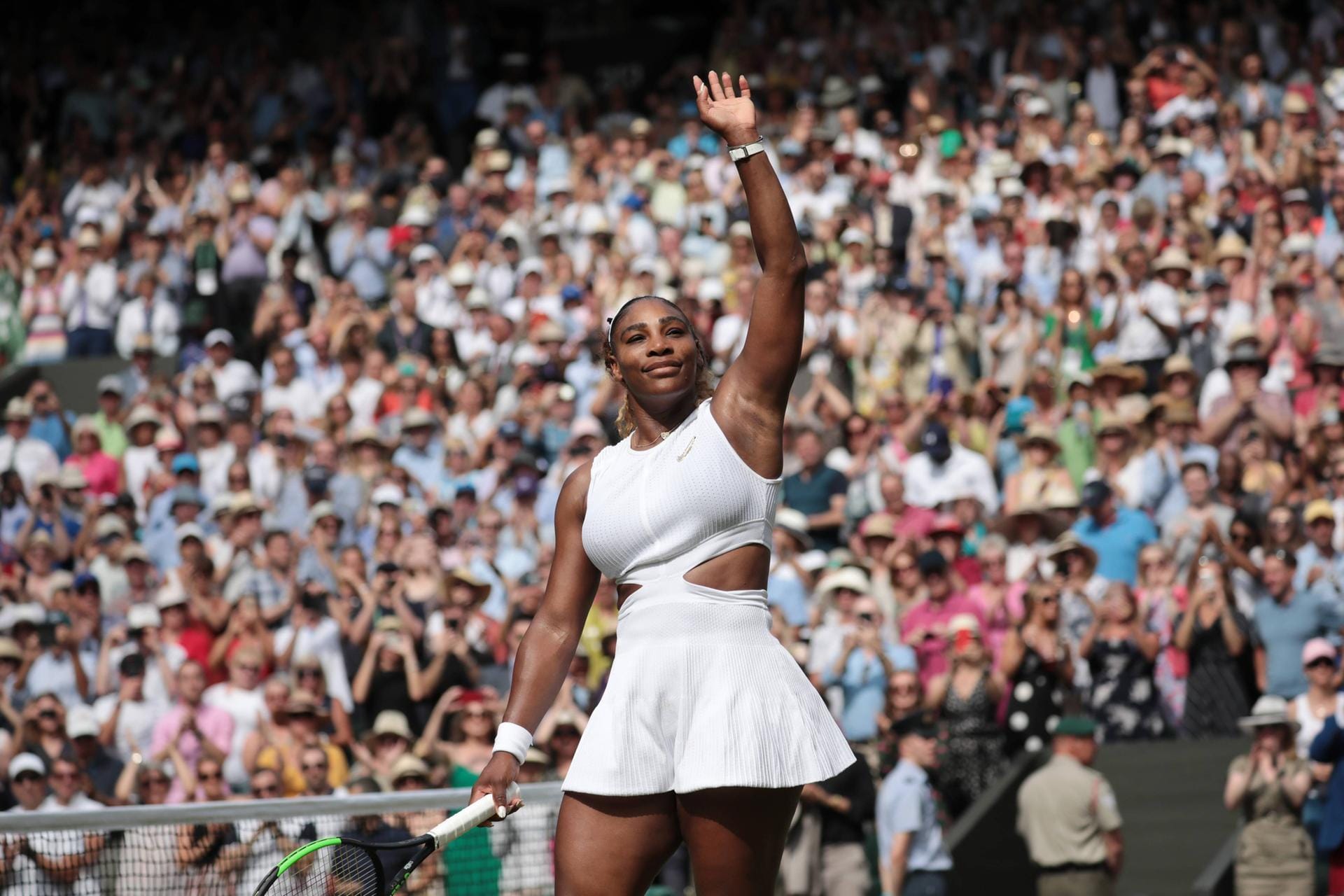 Platz 1: Serena Williams (USA / Tennis) – 29,2 Mio. US-Dollar (4,2 Mio. Preisgeld / 25 Mio. Werbeverträge). Platz 1: Serena Williams (USA / Tennis) – 29,2 Mio. US-Dollar (4,2 Mio. Preisgeld / 25 Mio. Werbeverträge).