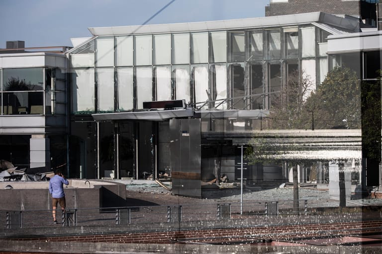 Die Steuerverwaltung Kopenhagen: Die Fenster des Gebäudes sind durch die Wucht der Explosion zerborsten.