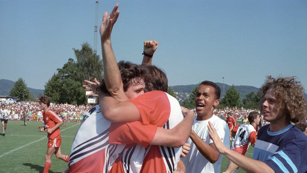 1990 besiegte in der ersten Runde des Pokals der FV 09 Weinheim den FC Bayern München.