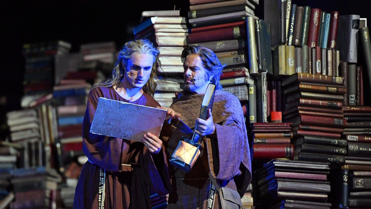 Florian Minnerop (l) spielt den Adso von Melk, und Yngve Gasoy-Romdal den William von Baskerville. Florian Minnerop (l) spielt den Adso von Melk, und Yngve Gasoy-Romdal den William von Baskerville.