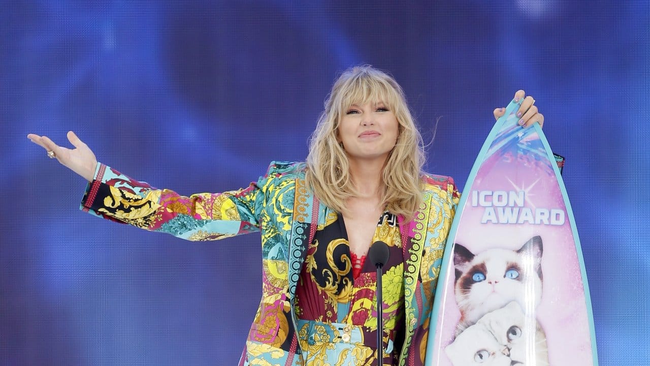 Taylor Swift nahm den Icon Award entgegen. Taylor Swift nahm den Icon Award entgegen.