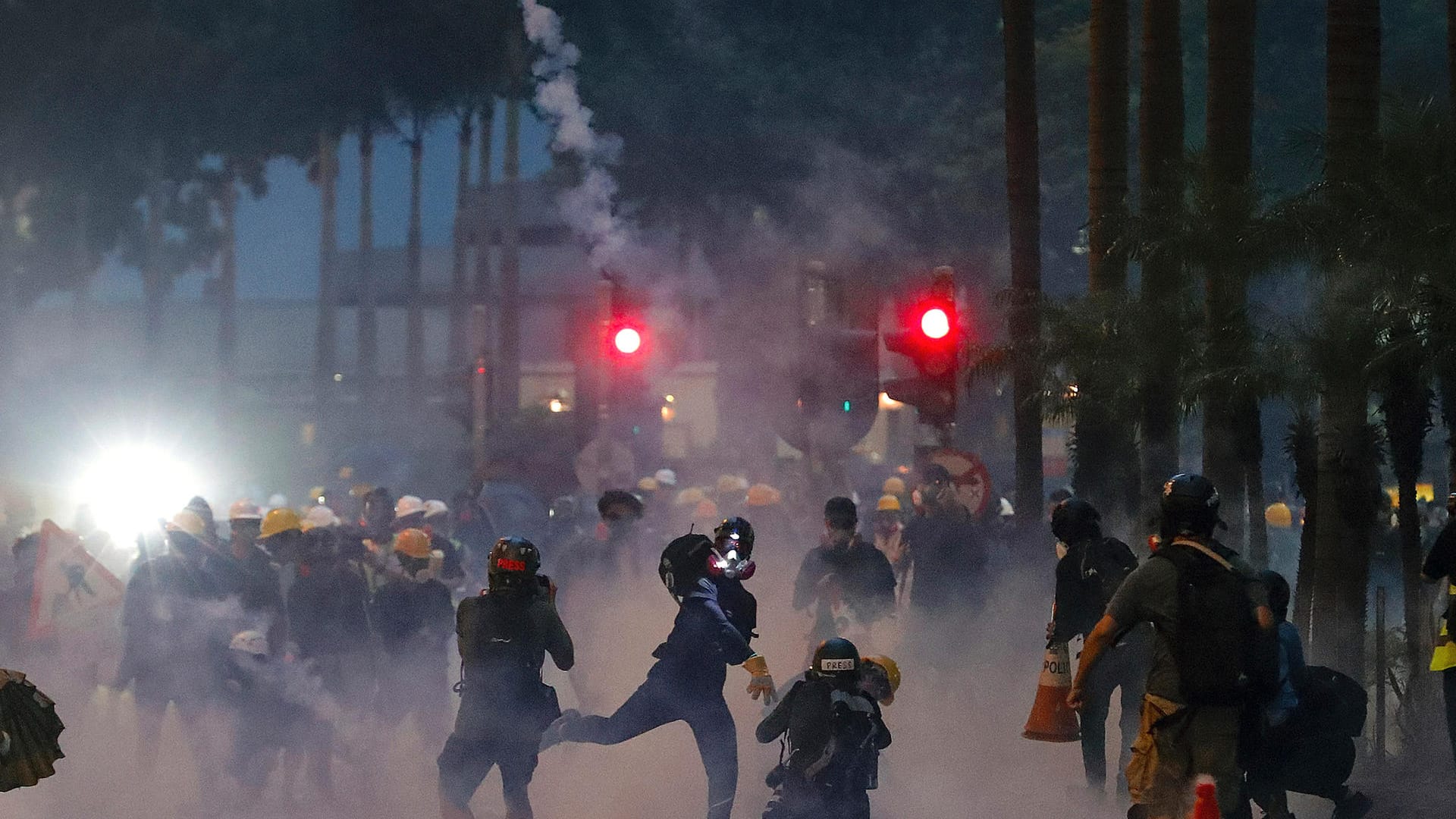 Seit zwei Monaten kommt es in der Metropole immer wieder zu großen Protesten und Auseinandersetzungen mit der Polizei.