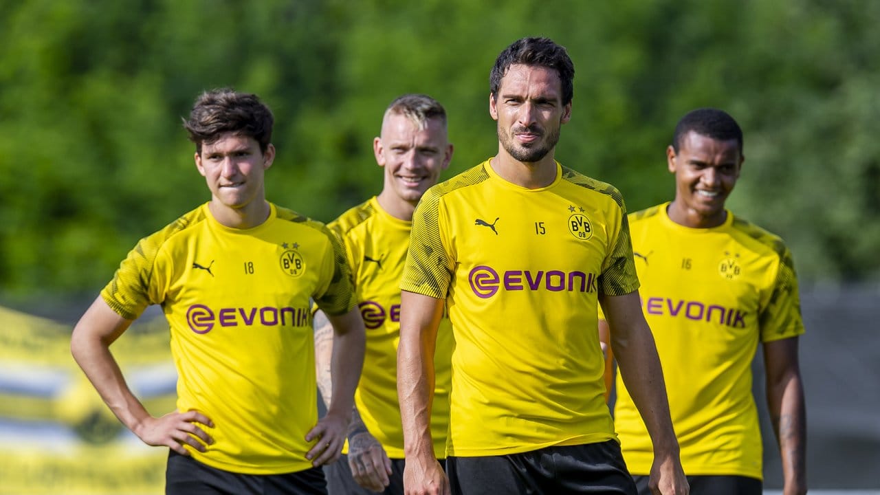 BVB-Rückkehrer Mats Hummels will mit dem BVB seinem Ex-Club Bayern den Titel streitig machen. BVB-Rückkehrer Mats Hummels will mit dem BVB seinem Ex-Club Bayern den Titel streitig machen.
