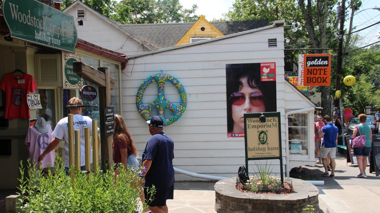 Woodstock-Souvenirs in der Tinker Street.