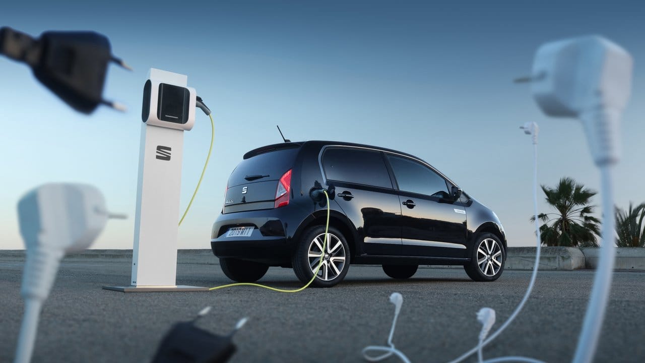 Der VW-Konzern setzt auf E-Mobililtät wie etwa auch beim Seat Mii Electric.