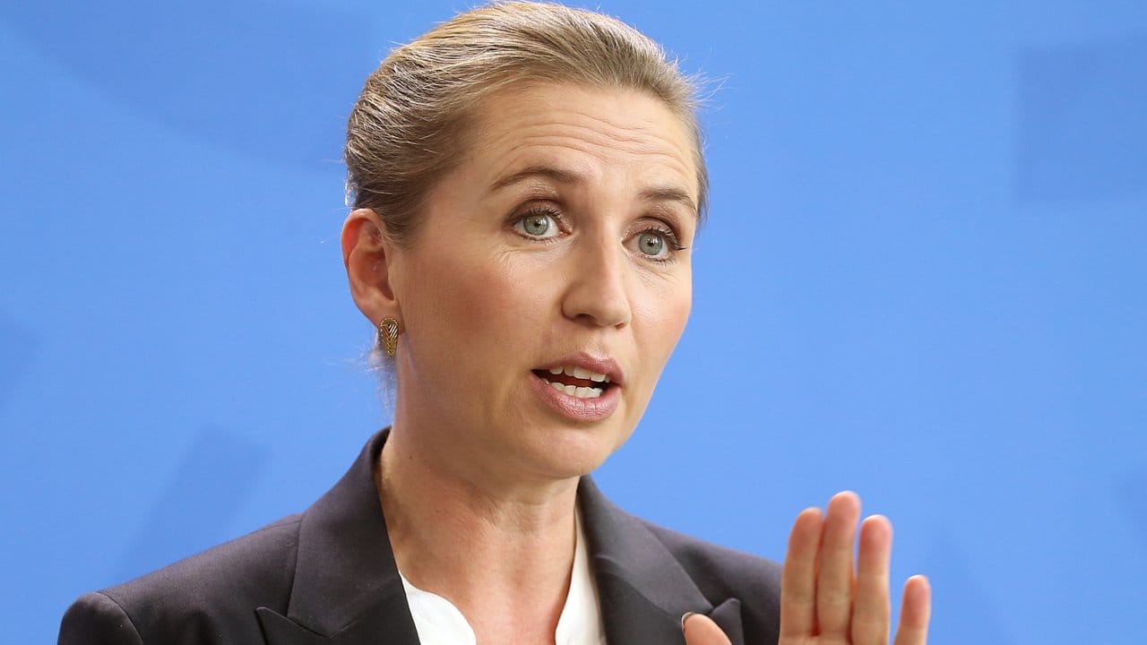 Mette Frederiksen, hier im Juli bei einer Pressekonferenz in Berlin, ist Ministerpräsidentin von Dänemark. Mette Frederiksen, hier im Juli bei einer Pressekonferenz in Berlin, ist Ministerpräsidentin von Dänemark.