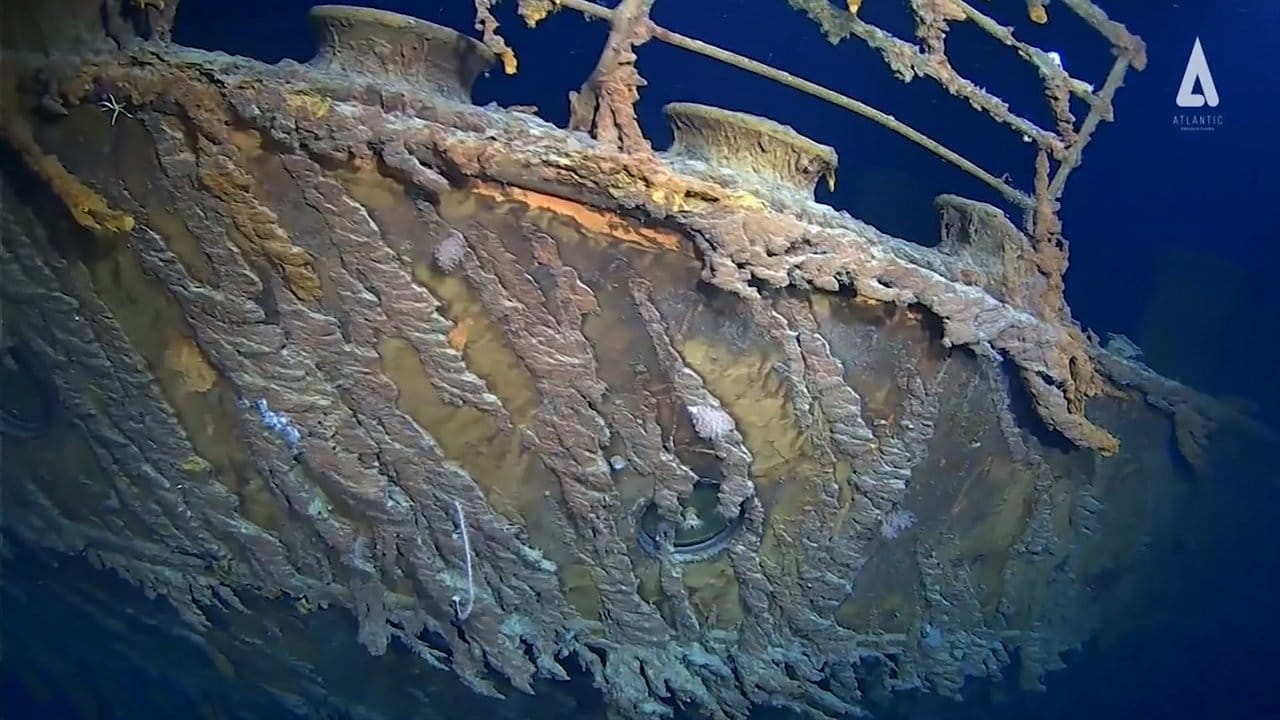 Mit fünf Tauchgängen gelang es einer Expeditionscrew, in 3800 Meter Tiefe Videos vom verfallenden Wrack der "Titanic" zu machen.