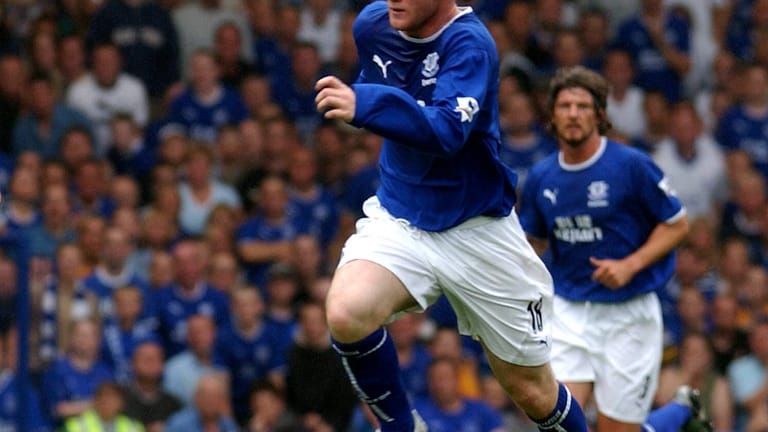 Preisträger Nummer Zwei war dieser Engländer: Wayne Rooney, damals im Trikot von Everton. Flugs wechselte er zu Manchester United und wurde dort in 13 Jahren zum Rekordtorschützen, genauso wie in der englischen Nationalmannschaft. 2008 klappte es mit dem Titel in der Champions League, insgesamt fünf Mal feierte Rooney die Meisterschaft in der Premier League.