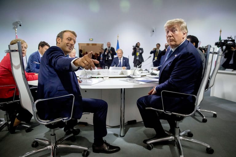 Gastgeber Emmanuel Macron und sein schwierigster Gast: Der häufig unberechenbare US-Präsident Donald Trump.