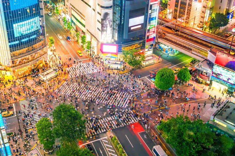 Shibuya-Kreuzung in Tokio: Eine eigene Live-Kamera zeugt vom Treiben auf einer der bekanntesten Kreuzungen der Welt.