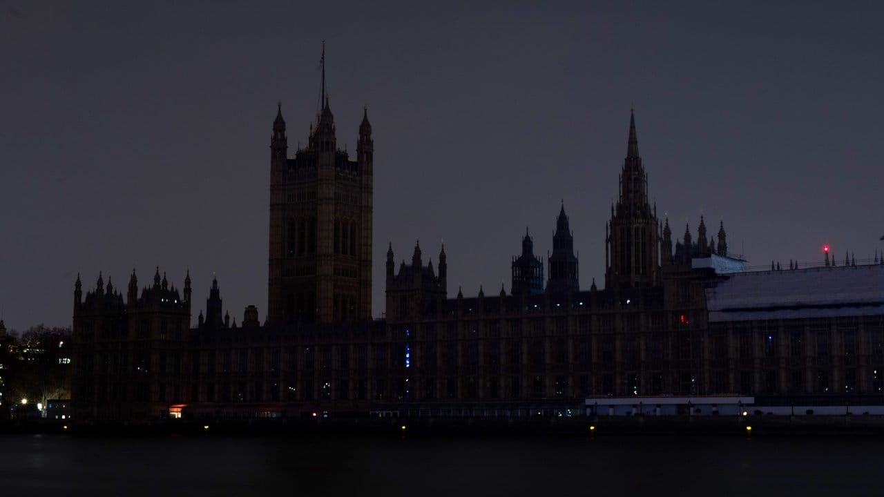 Blick auf den Palace of Westminster, das britische Parlament.