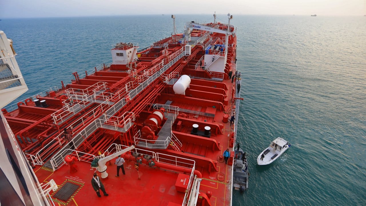 Die Straße von Hormus ist eine für den Rohöl-Handel wichtige Schifffahrtsroute.
