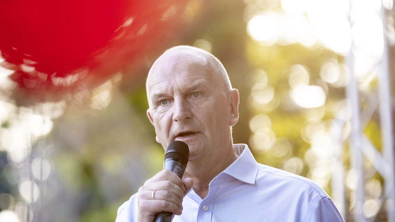 Brandenburgs SPD-Ministerpräsident Dietmar Woidke beim Wahlkampfabschluss seiner Partei.