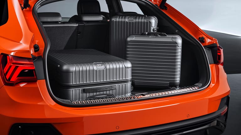 Der Kofferraum: Er fasst bei umgelegten Rücksitzlehnen und dachhochbeladen 125 Liter weniger als beim Q3.