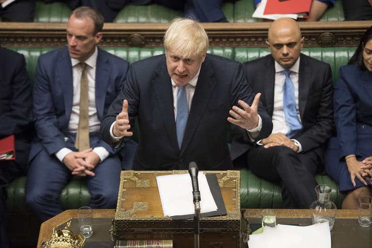 Boris Johnson stellt sofort klar: Mit ihm steigt Großbritannien am 31. Oktober aus der EU aus – egal ob mit oder ohne Ausstiegsvertrag. Auf drohenden Widerstand im Parlament reagiert er mit einer Art Zwangsurlaub. Dieser Schritt ist hoch umstritten.