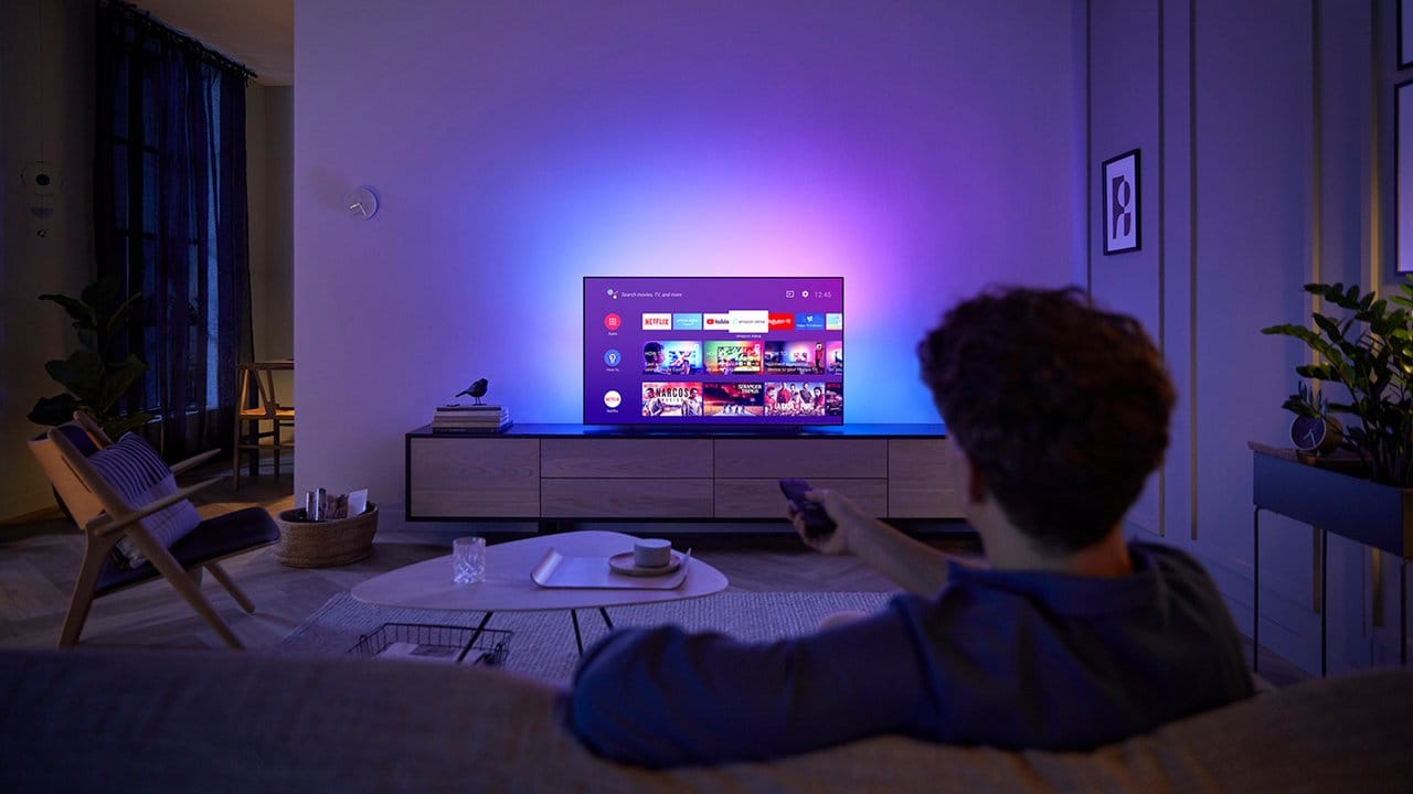 Seine 4K-OLED-Serien 804 (Bild) und 854 stattet Philips komplett mit Android TV aus.