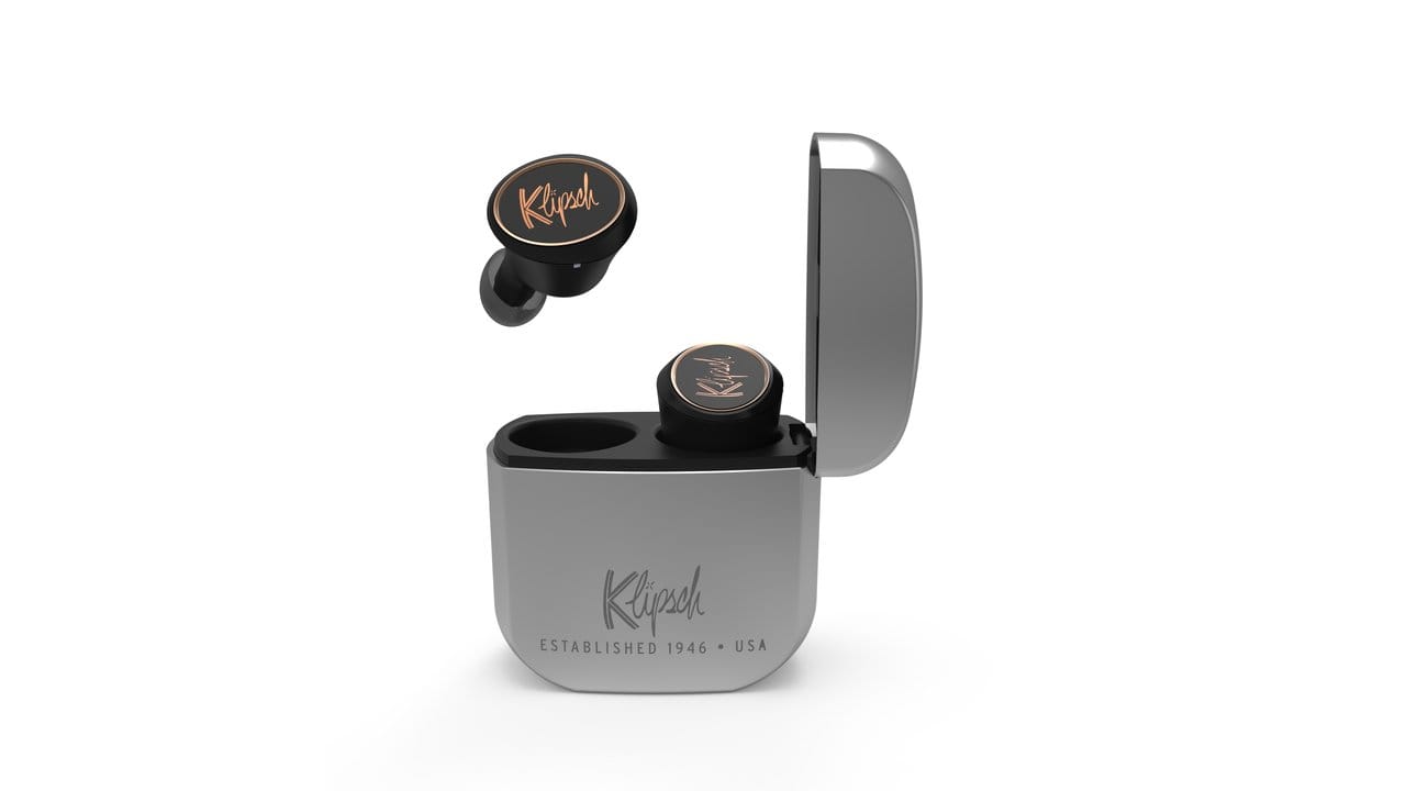 Ein schickes Ladedöschen aus Edelstahl bringen die T5-True-Wireless-Ohrhörer von Klipsch mit.