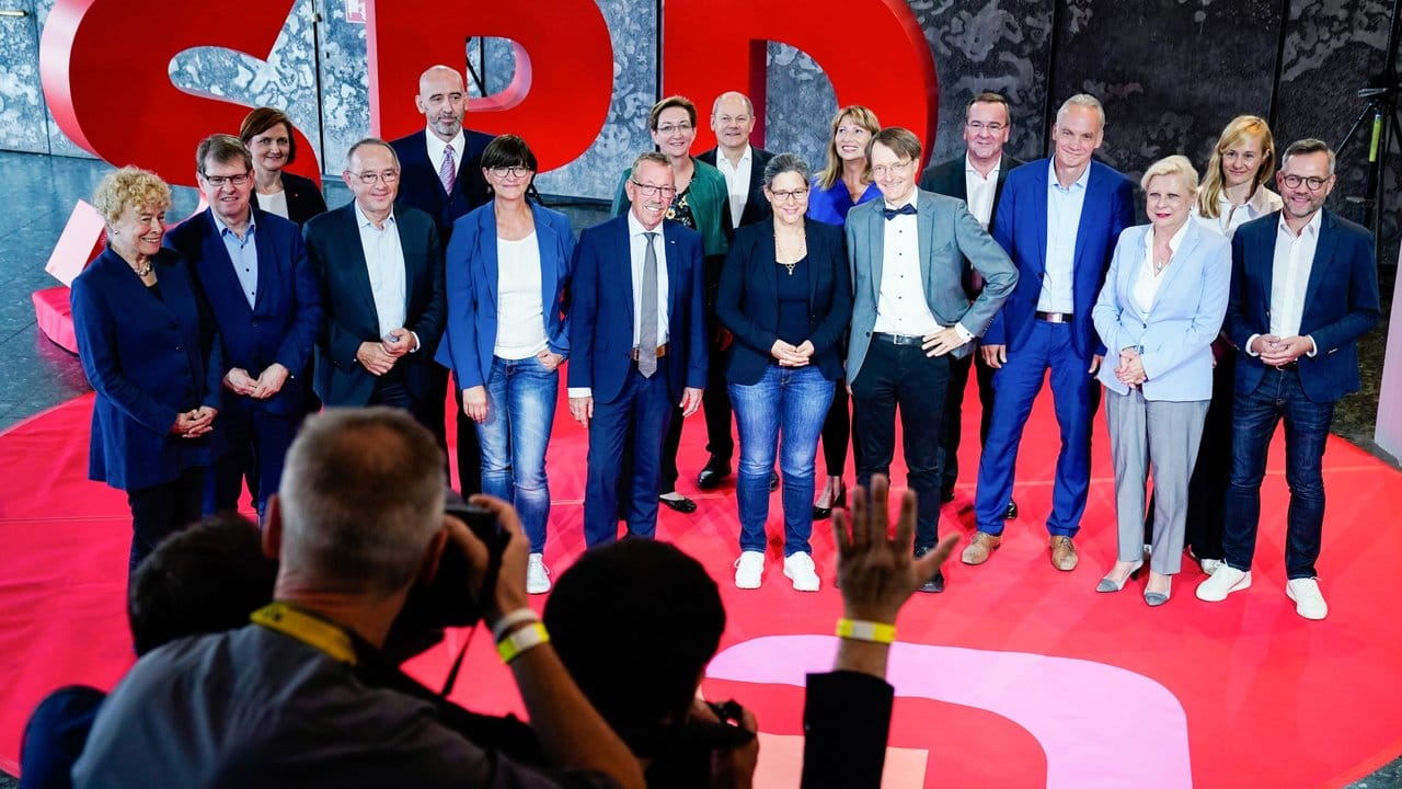 Die Kandidaten für den SPD-Vorsitz. Die Kandidaten für den SPD-Vorsitz.