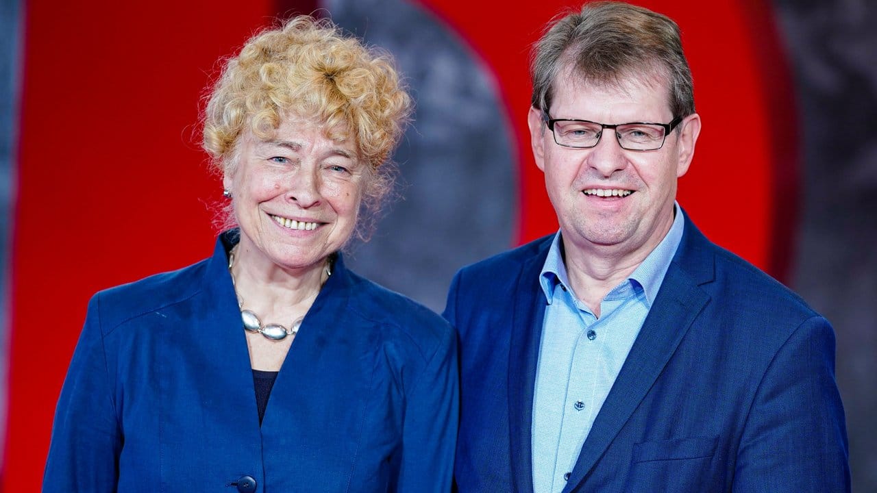 Gesine Schwan, Politikwissenschaftlerin, und Ralf Stegner, stellvertretender Parteivorsitzender und Fraktionsvorsitzender in Schleswig-Holstein. Gesine Schwan, Politikwissenschaftlerin, und Ralf Stegner, stellvertretender Parteivorsitzender und Fraktionsvorsitzender in Schleswig-Holstein.