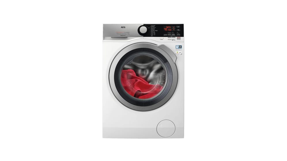 In vielen Waschmaschinen, Waschtrocknern und Trocknern von AEG lassen sich mit dem Dampfprogramm ProSteam Kleidungsstücke auffrischen und wieder in Form bringen.