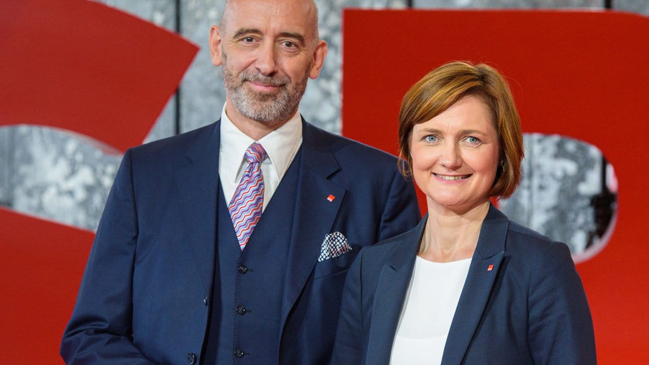 Alexander Ahrens, Oberbürgermeister von Bautzen, und Simone Lange, Oberbürgermeisterin von Flensburg. Alexander Ahrens, Oberbürgermeister von Bautzen, und Simone Lange, Oberbürgermeisterin von Flensburg.