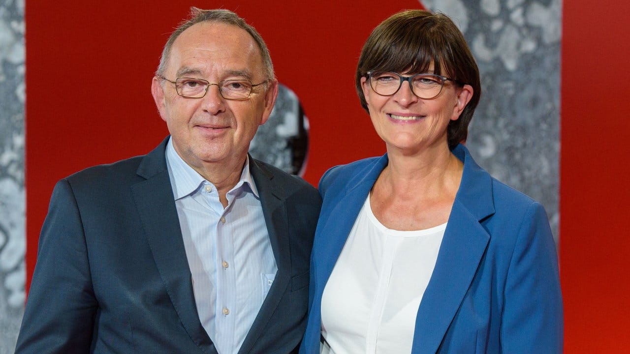 Norbert Walter-Borjans, ehemaliger Finanzminister von Nordrhein-Westfalen, und Saskia Esken, Bundestagsabgeordnete. Norbert Walter-Borjans, ehemaliger Finanzminister von Nordrhein-Westfalen, und Saskia Esken, Bundestagsabgeordnete.