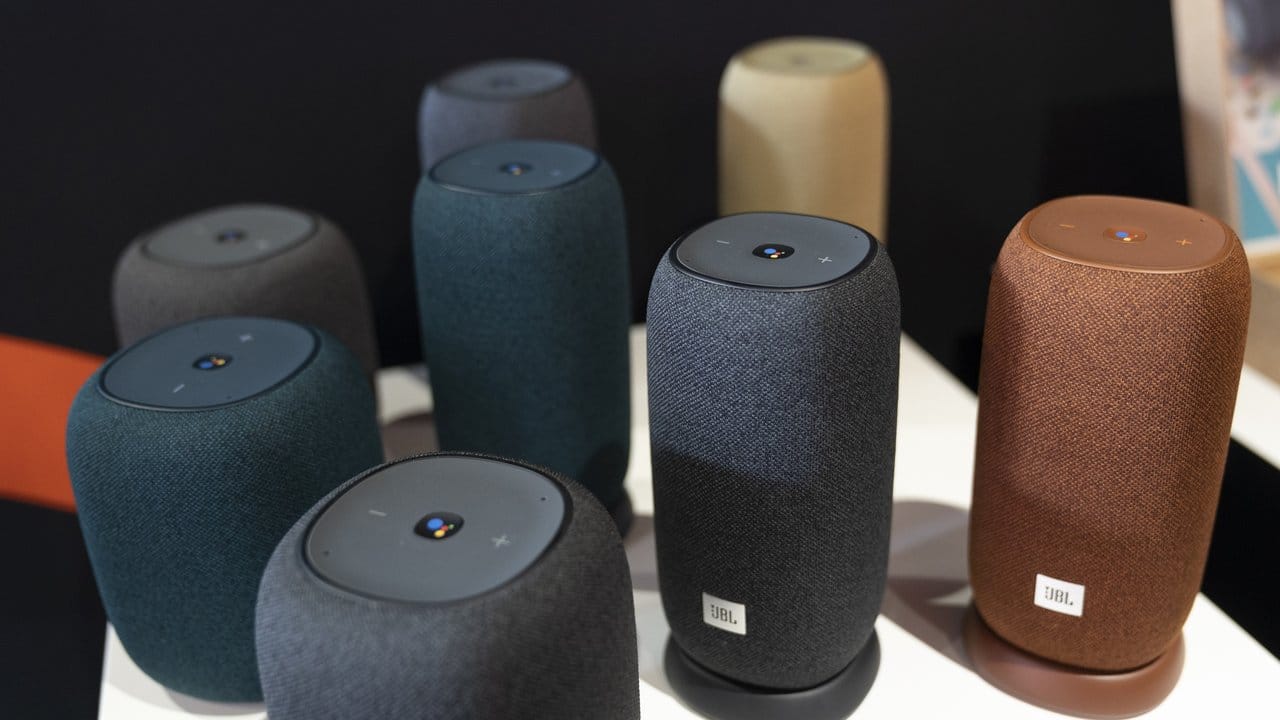 JBL hat auf der Messe den wasserdichten Smart-Speaker Link Portable vorgestellt. JBL hat auf der Messe den wasserdichten Smart-Speaker Link Portable vorgestellt.