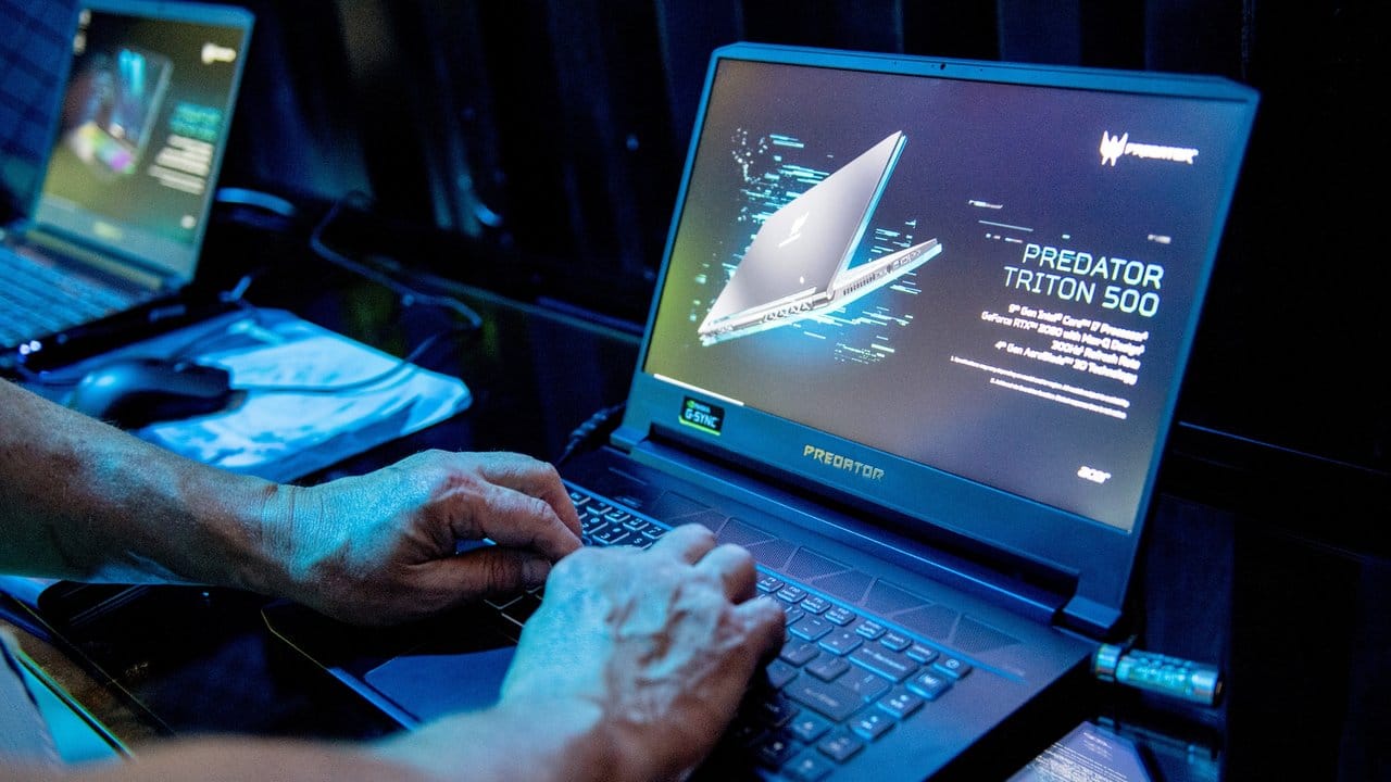 Für besonders schnelle Reaktionen: 300 Hertz ist die Display-Frequenz von Acers Gaming-Notebook Predator Triton 500. Für besonders schnelle Reaktionen: 300 Hertz ist die Display-Frequenz von Acers Gaming-Notebook Predator Triton 500.