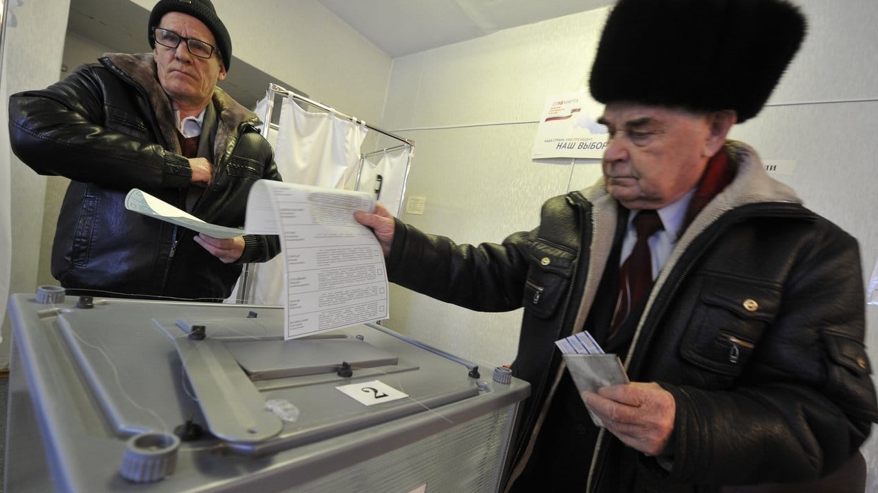 Die Abstimmungen in allen 85 Regionen des Riesenreichs gelten als wichtiger Stimmungstest für Kremlchef Putin.