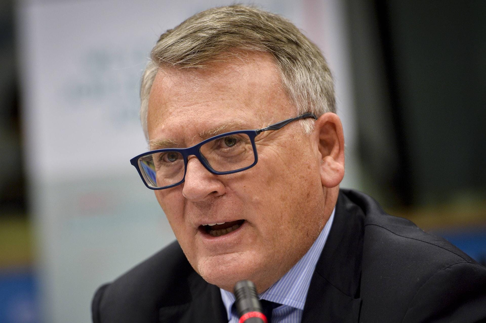 Nicolas Schmit aus Luxemburg ist zuständig für Beschäftigung: Der Sozialdemokrat (65) war Luxemburgs Botschafter bei der EU und von 2009 bis 2018 Arbeitsminister. Im Mai 2019 wurde er ins Europaparlament gewählt.
