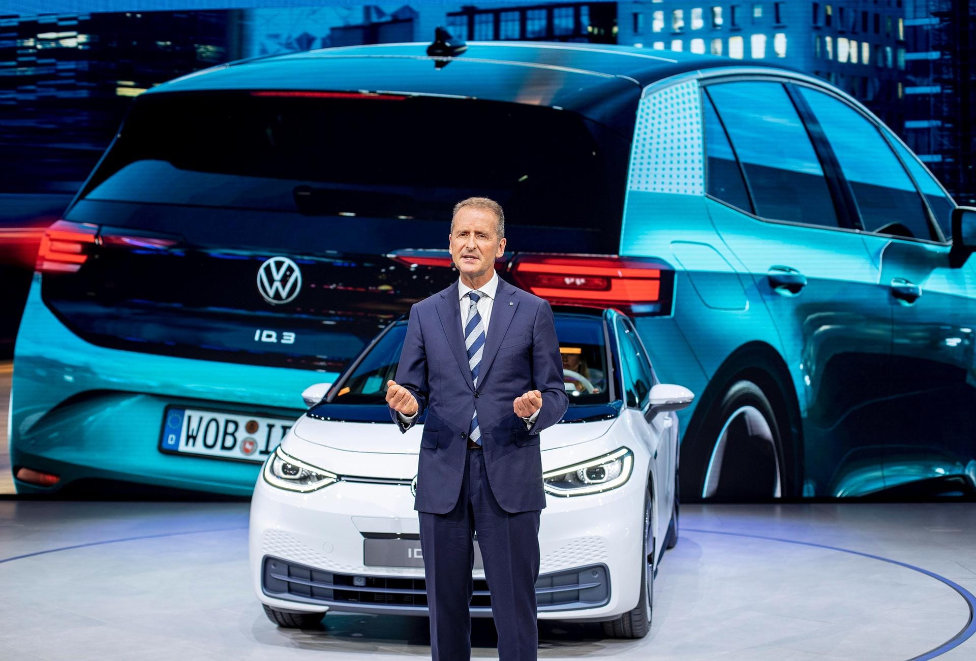 "Der ID.3 ist mehr als ein neues Modell. Das ist das Auto, das von uns jetzt erwartet wird", sagte VW-Vorstandschef Herbert Diess.