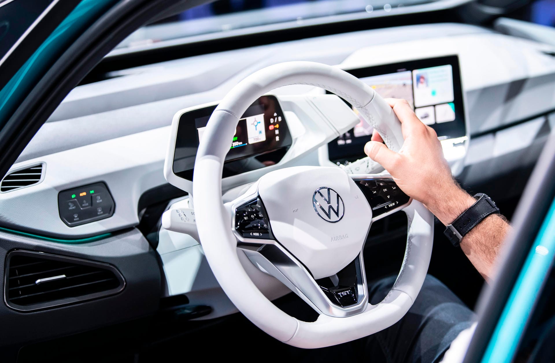"Für die Marke Volkswagen ist der ID.3 der Auftakt einer großen Elektro-Offensive", versprach Diess.