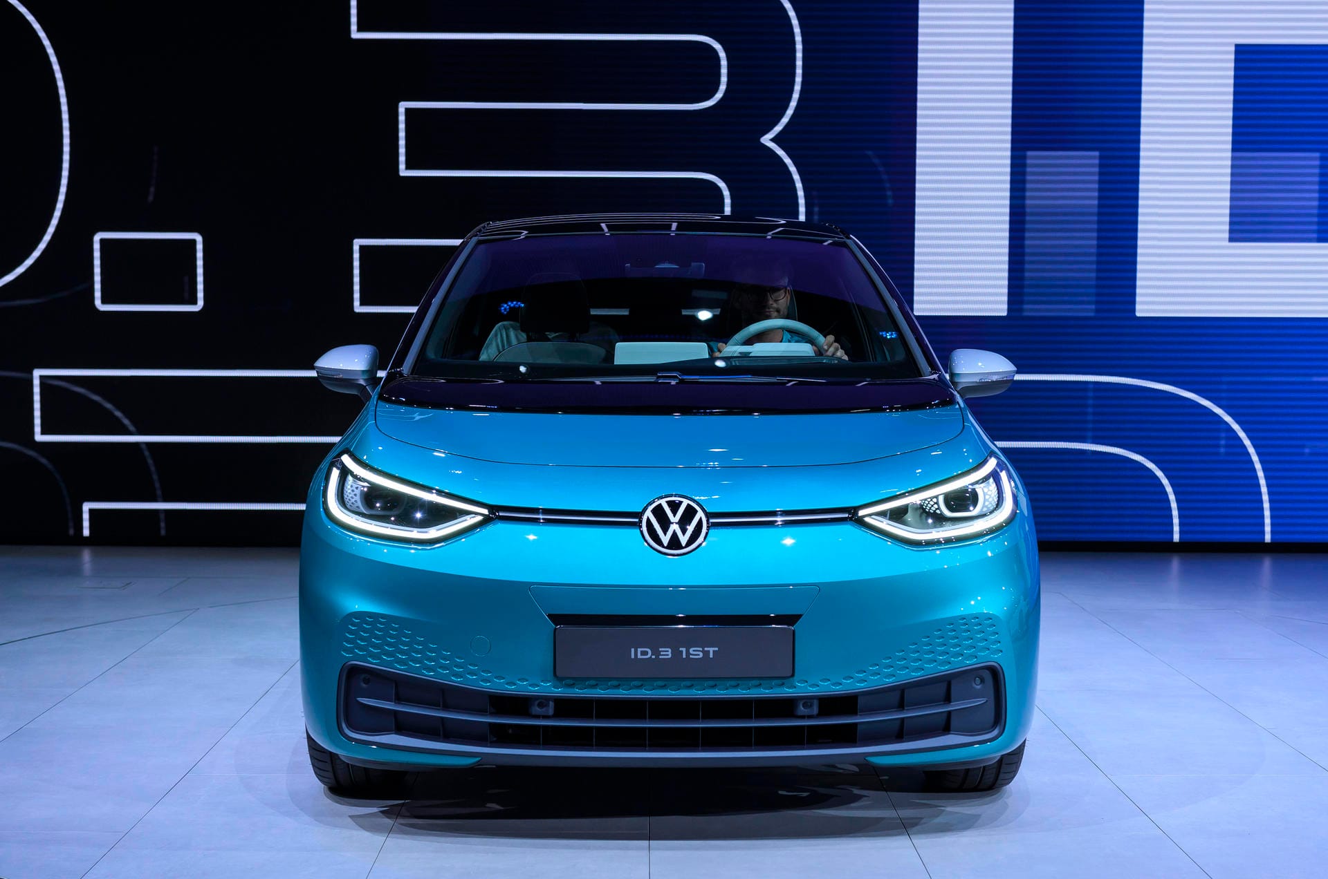 Der neue Elektro-Mittelklassewagen ID.3 soll die E-Mobilität im Kerngeschäft von Volkswagen verankern und Kunden im Massenpublikum erschließen.