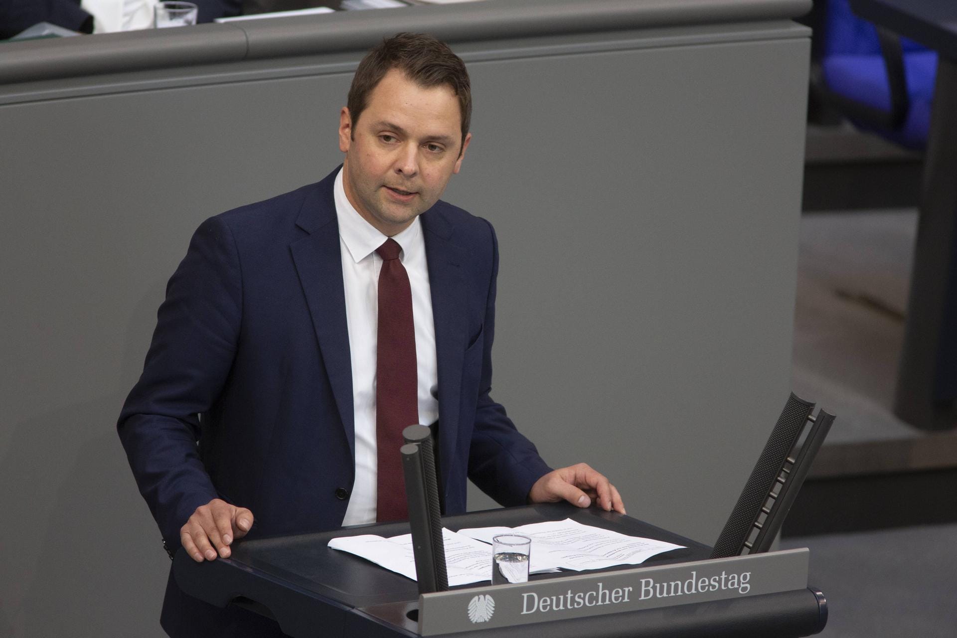 "Ich habe großen Respekt vor der souveränen Erklärung von Manuela Schwesig, sie verdient Respekt!", schreibt CSU-Bundestagsabgeordneter Andreas Lenz. "Persönlich alles Gute und rasche Genesung!"