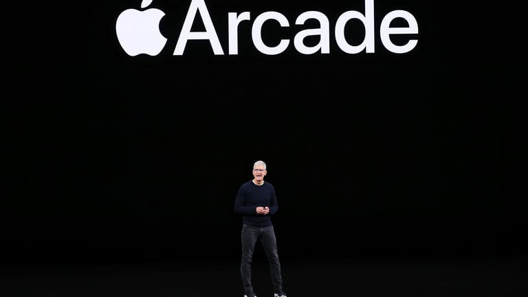 Als Erstes gab es Neuigkeiten zu Apple Arcade. Dabei handelt es sich um einen Abo-Dienst für Spiele. Der soll in mehr als 150 Ländern verfügbar sein und 4,99 Dollar im Monat kosten und am 18. September starten. Die Games von Apple Arcade sollen exklusiv nur bei dem Dienst verfügbar sein.