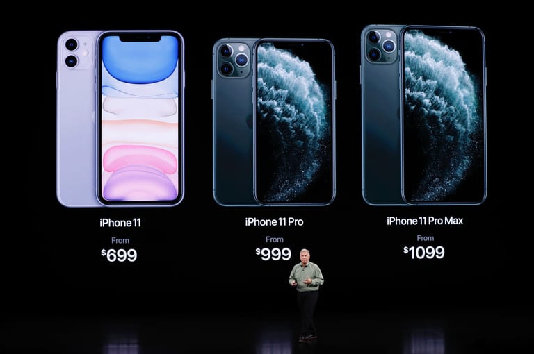 Das iPhone 11 kostet in Deutschland ab 799 Euro mit 64 Gigabyte Speicher. Das Pro verkauft Apple ab 1.149 Euro und das Pro Max ab 1.249 Euro. Die neuen Modelle kommen am 20. September auf den Markt.